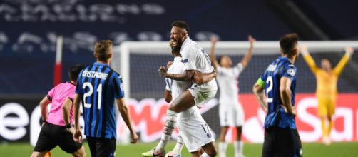 Neymar e seus companheiros comemoram classifica&ccedil;&atilde;o suada &agrave; pr&oacute;xima fase. (Arquivo Blasting News)