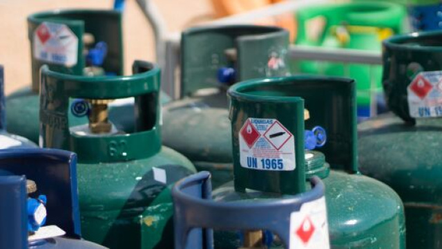 Brindisi, esplode bombola di gas in una villetta: ustionata gravemente una 74enne a Fasano.