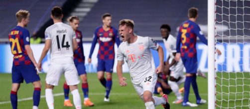 Kimmich comemora o quinto gol feito pelo Bayer, ap&oacute;s incr&iacute;vel jogada de Alphonso Davies. Imagem: (Arquivo Blasting News)