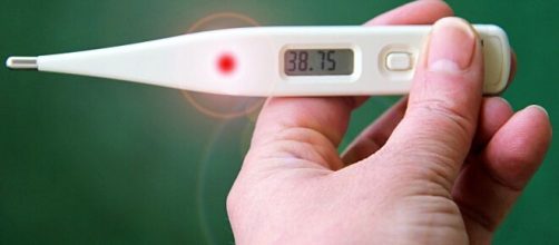 Un estudio ha descubierto que el primer s&iacute;ntoma de una persona contagiada de COVID-19 es la fiebre.