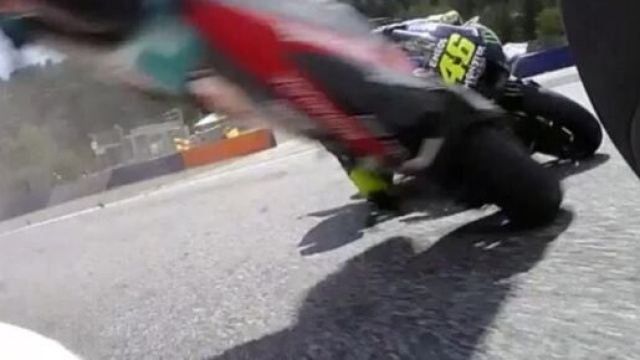Incidente MotoGP oggi tra Zarco e Morbidelli, Rossi sfiorato: foto ... - sky.it
