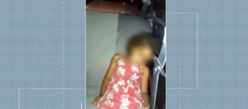 A menina estava com a av&oacute; quando foi esquecida dentro do carro. (Reprodu&ccedil;&atilde;o/TV Globo)