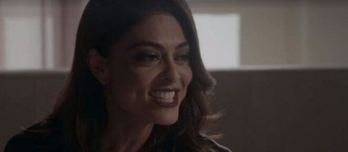 Carol ir&aacute; comemorar sua vit&oacute;ria em 'Totalmente Demais'. (Reprodu&ccedil;&atilde;o/Tv Globo)