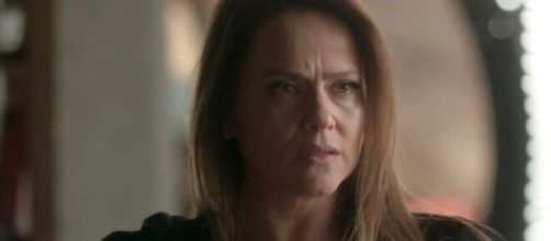 Lili abrir&aacute; m&atilde;o de sua felicidade em 'Totalmente Demais'. (Reprodu&ccedil;&atilde;o/TV Globo)