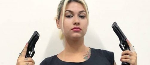 Sara Winter exp&otilde;e nas redes sociais menor de idade. (Arquivo Blasting News)
