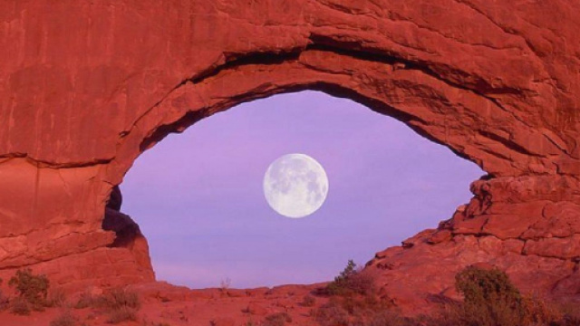 Oroscopo e classifica su fortuna e lavoro di settembre: finanze top per Leone e Sagittario.