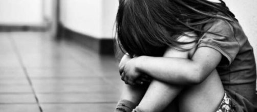 Ap&oacute;s pris&atilde;o do tio abusador, menina est&aacute; mais tranquila. (Arquivo Blasting News)