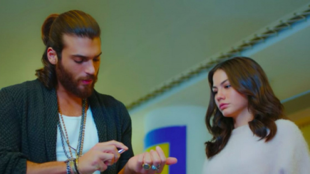 DayDreamer, trame Turchia: Sanem teme che Enzo presenti a Can il profumo che gli ha ceduto.