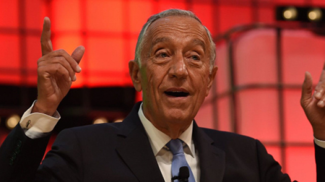 Le pr&eacute;sident portugais sauve deux femmes tomb&eacute;es &agrave; l'eau. Credit: Wikimedia Commons.Diarmuid Greene/Web Summit via Sportsfile