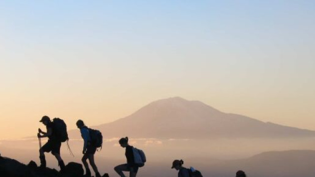 Gita tragica nel napoletano, ragazzo di 17 anni accusa malore e muore davanti agli amici.