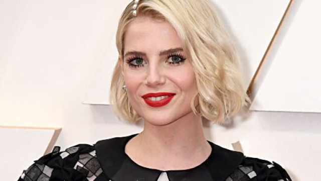 Taglio a caschetto e tonalit&agrave;: le onde, la frangia, e le schiariture per l'autunno 2020.