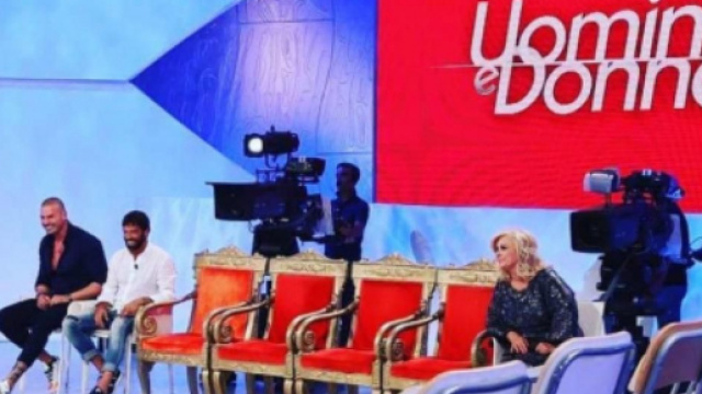 Uomini e Donne: chiuso il sondaggio per la scelta dei tronisti, il 27 agosto la prima registrazione.
