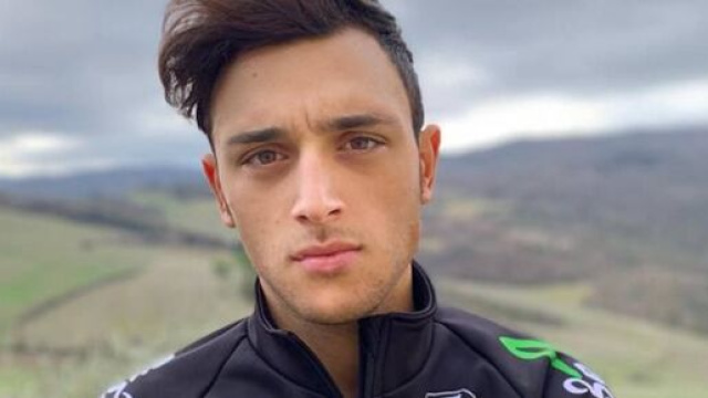 Giovanni Iannelli, il pap&agrave; Carlo impegnato a chiedere giustizia dopo la sua scomparsa in una corsa.