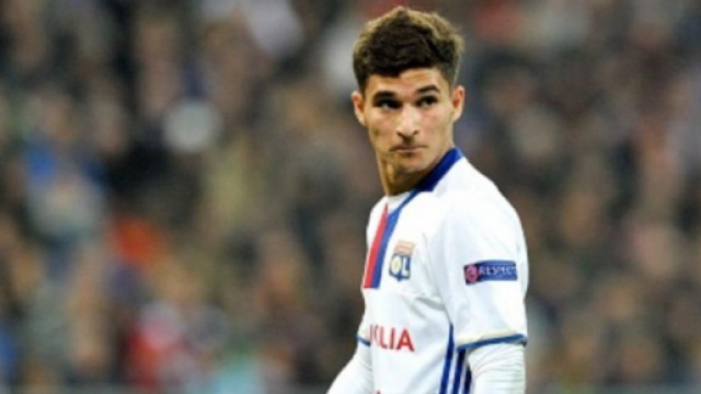 Houssem Aouar, centrocampista del Lione.