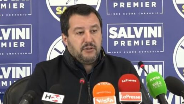 Matteo Salvini, leader della Lega, ha parlato del fatto che il coronavirus ad alcuni conviene.