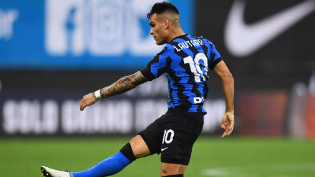 L'Inter non chiude alla trattativa con il Barcellona per Lautaro.