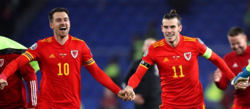 Aaron Ramsey e Gareth Bale atualmente s&atilde;o os principais nomes da gera&ccedil;&atilde;o galesa de futebol. (Arquivo Blasting News)