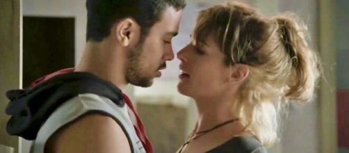 Jacar&eacute; se arrisca pela amada em "Totalmente Demais". (Reprodu&ccedil;&atilde;o/TV Globo)