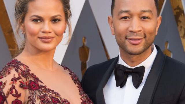 Chrissy Teigen, la femme de John Legend, annonce la naissance de ... - voici.fr