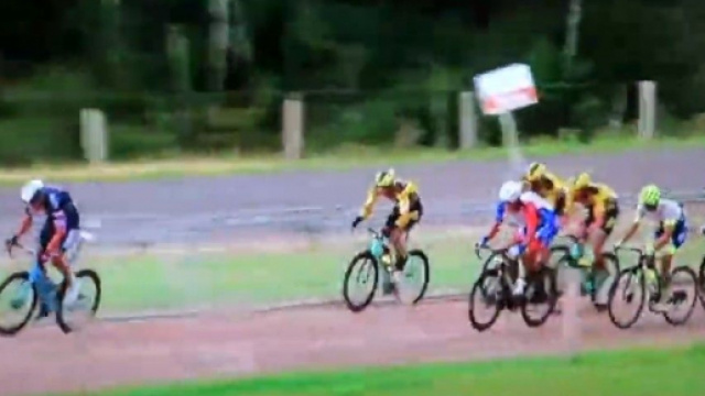 L'attacco decisivo di Mathieu Van der Poel ai Campionati olandesi.