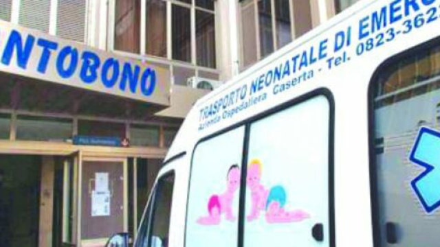 Un bimbo di cinque anni &egrave; deceduto al Santobono di Napoli dopo essere stato colpito da una scarica elettrica in casa dei nonni.