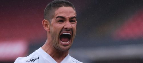 Alexandre Pato esteve pr&oacute;ximo de uma volta ao Inter, mas neg&oacute;cio esfriou. (Arquivo Blasting News)
