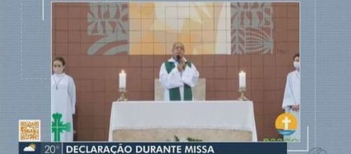 Padre deseja morte de fi&eacute;is que n&atilde;o v&atilde;o &agrave; missa por medo da Covid. (Arquivo Blasting News)