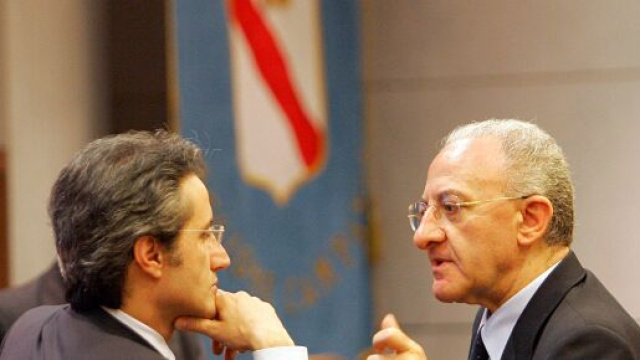 Il presidente della Regione Campania Vincenzo De Luca e ricandidato sarebbe in netto vantaggio nei sondaggi.