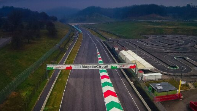 F1, GP del Mugello aperto a 3.000 spettatori.