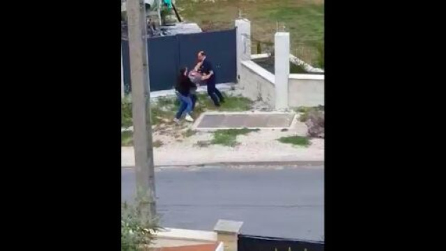 Les images film&eacute;es par un t&eacute;moin de la sc&egrave;ne ont ensuite &eacute;t&eacute; partag&eacute;es sur les r&eacute;seaux sociaux, source : capture - Twitter