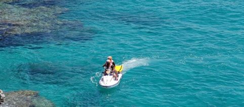 Lecce, 38enne cade dalla scogliera a Torre Sant'Andrea: salvato dalla guardia costiera