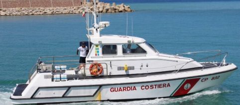 Lecce: 55enne scompare durante una battuta di pesca, viene trovato in mare senza vita
