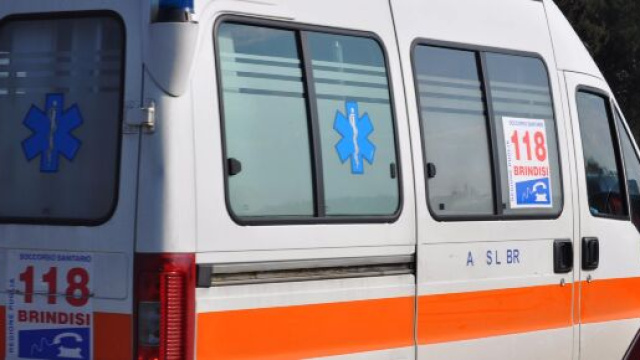Brindisi, donna lancia acido addosso al marito in strada: l'uomo &egrave; in gravi condizioni.