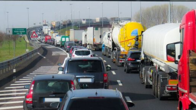 L'histoire s'est d&eacute;roul&eacute;e sur l'autoroute entre Lille et le Vaucluse sur une aire de repos, source : image d'illustration Pixabay