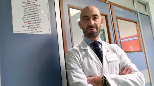 L'infettivologo Matteo Bassetti teme 'l'effetto panico' in autunno.