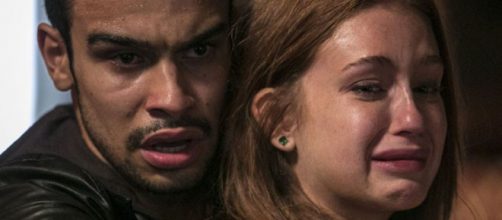 Eliza ser&aacute; mantida ref&eacute;m por Jacar&eacute; em "Totalmente Demais". (Reprodu&ccedil;&atilde;o/TV Globo)