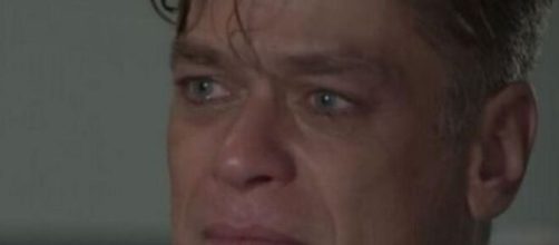 Arthur ficar&aacute; arrasado depois de terminar com a ruivinha em 'Totalmente Demais'. (Reprodu&ccedil;&atilde;o/ TV Globo)