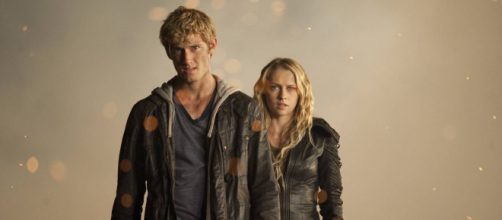 Par rom&acirc;ntico do filme 'Eu Sou o N&uacute;mero Quatro'. (Reprodu&ccedil;&atilde;o/YouTube)