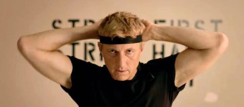 William Zabka &eacute; o grande destaque da s&eacute;rie 'Cobra Kai'. (Reprodu&ccedil;&atilde;o/Netflix)
