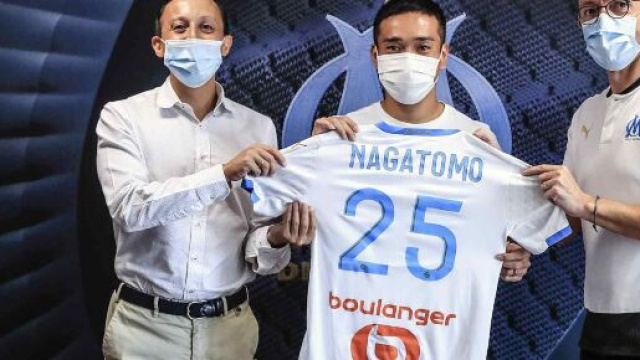 Nagatomo signe &agrave; l'OM, qui esp&egrave;re un attaquant pour conclure son mercato