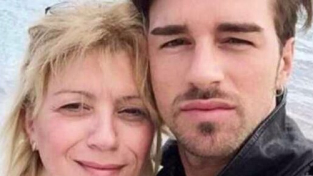 Andrea Damante con sua madre Valentina.