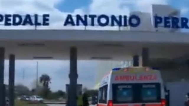 Brindisi, interrogata dai pm la signora che tentato di uccidere il marito con l'acido.