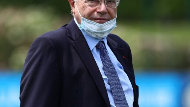 Coronavirus, Massimo Galli: 'Stapper&ograve; uno champagne quando si arriver&agrave; a un vaccino'.