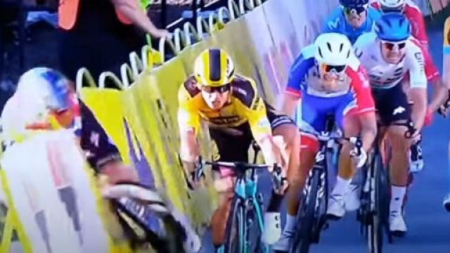 La terribile caduta di Jakobsen al Giro di Polonia.