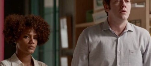 Adele e Max sofrer&atilde;o preconceito em 'Totalmente Demais'. (Reprodu&ccedil;&atilde;o/ TV Globo)