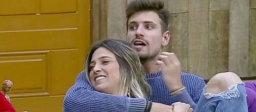 Em 'A Fazenda', alguns famosos deixaram escapar momentos &iacute;ntimos. (Arquivo Blasting News)