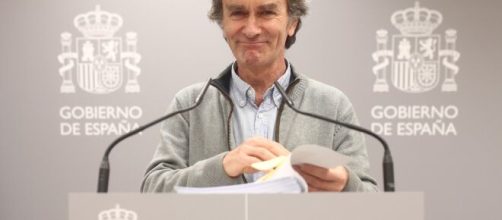 Fernando Sim&oacute;n, el portavoz que calma a la gente ante el temor