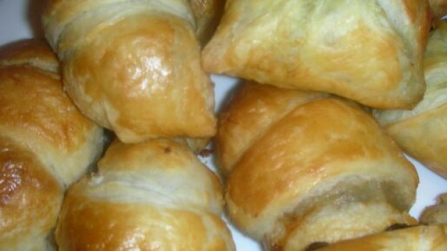 Croissant con funghi e groviera, una prelibatezza internazionale.