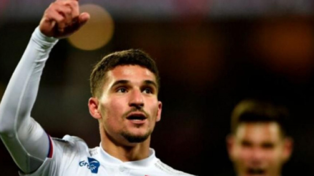 Houssem Aouar, centrocampista del Lione.