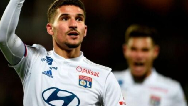 Houssem Aouar, centrocampista del Lione.